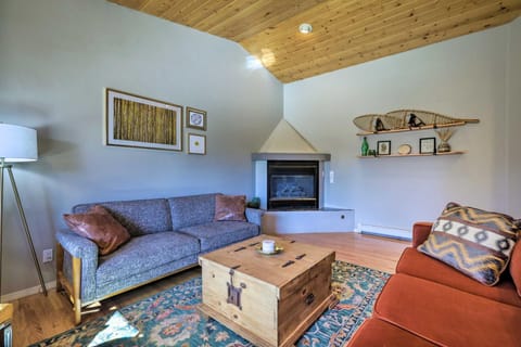 Cozy Carbondale Escape with Deck and Grill! House in El Jebel