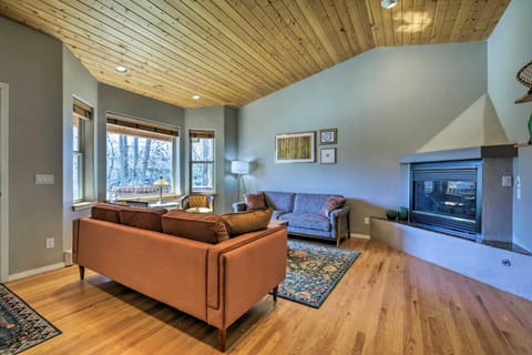 Cozy Carbondale Escape with Deck and Grill! House in El Jebel