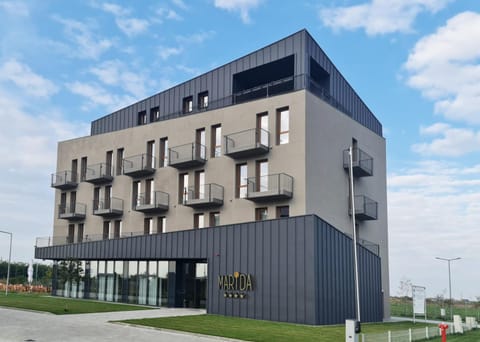 Property building, Day