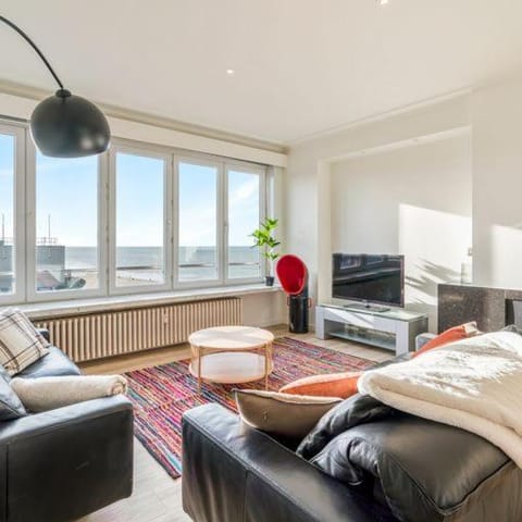 Seating area, Sea view, Sea view