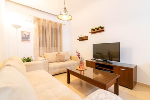 Communal lounge/ TV room, Living room, Seating area