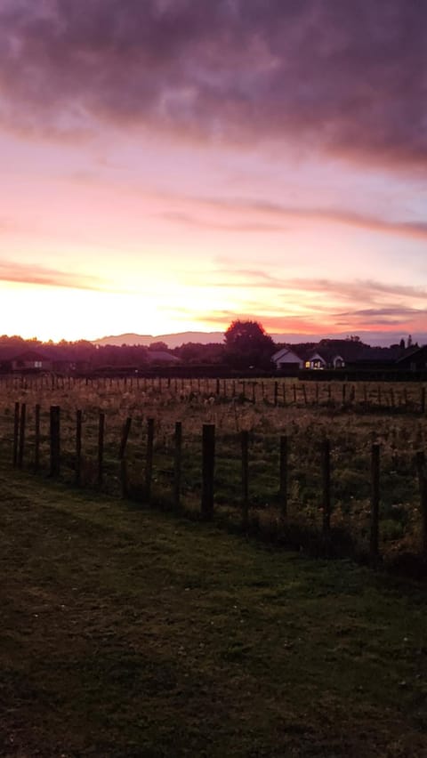 Aberdeen Cottage with Hobbit House sleep-out House in Waikato
