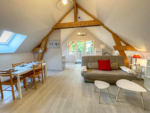 Gîte Moderne avec Climatisation - Val de Loire - FR-1-381-523 House in Centre-Val de Loire