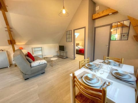 Gîte Moderne avec Climatisation - Val de Loire - FR-1-381-523 House in Centre-Val de Loire