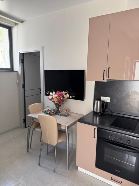 Communal lounge/ TV room, Kitchen or kitchenette