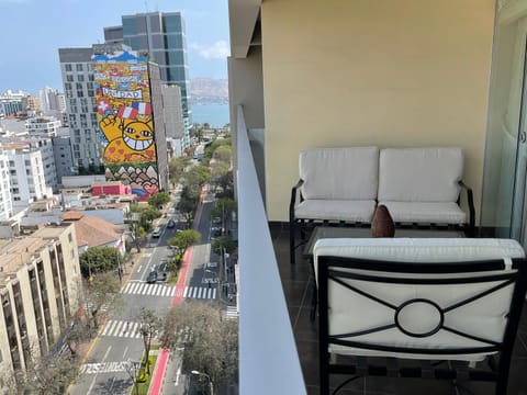 Balcony/Terrace, City view