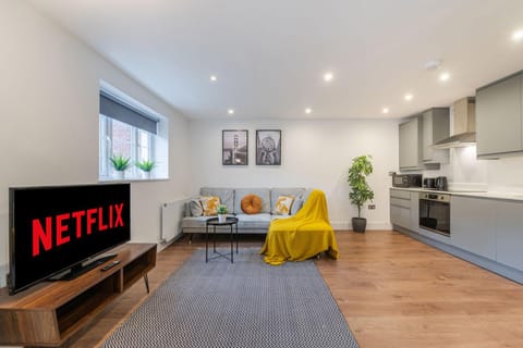 TV and multimedia, Kitchen or kitchenette, Living room, Seating area, Dining area, minibar, pet friendly, stove