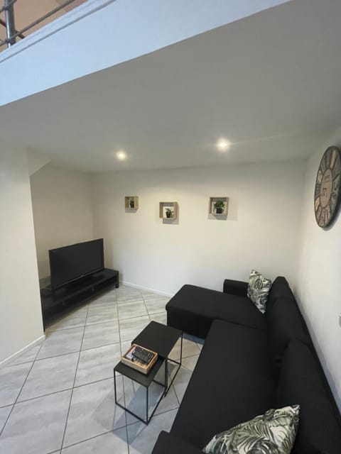 Le Familiale climatisé & Wi-fi Apartment in Bourgogne-Franche-Comté