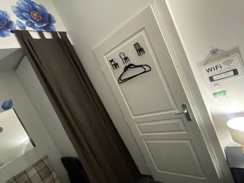 Chambre agréable avec jacuzzi Vacation rental in Marseille