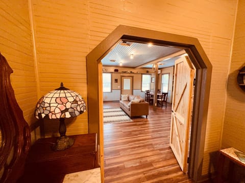 Texas Blue Apple Cottage Bed and Breakfast in Medina