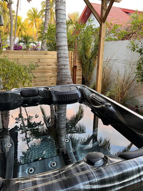 Day, Garden, Garden, Hot Tub, Hot Tub, Garden view, Pool view, Swimming pool