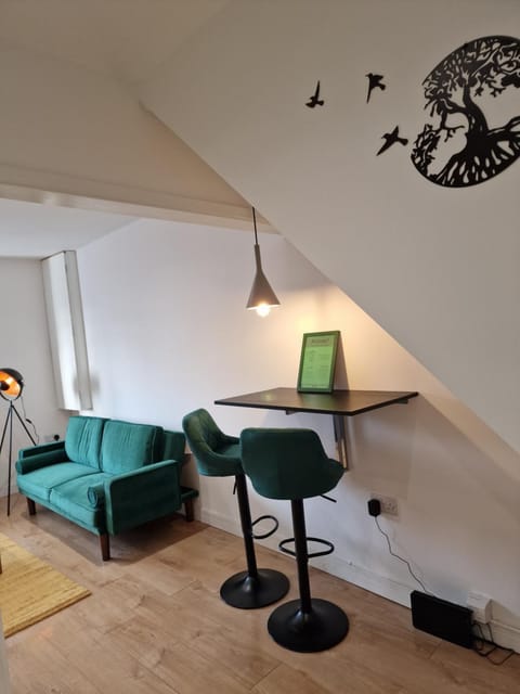 Balco Sherwood Apartment - 2 Bedrooms, 5 beds - Sky tv and internet House in Nottingham