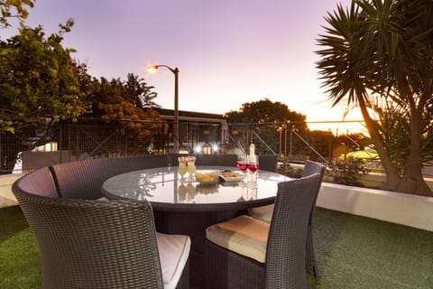 Beachside Villa - Camps Bay Villa in Camps Bay