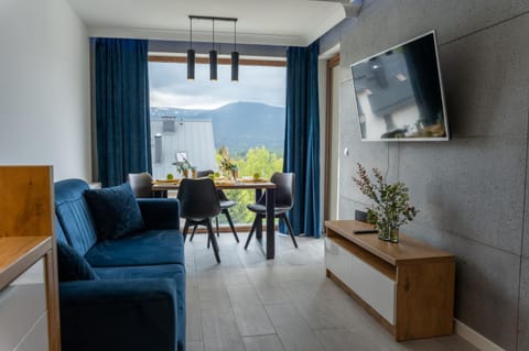 TV and multimedia, Seating area, Mountain view