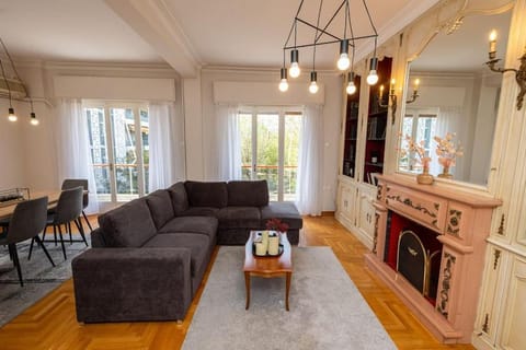 Square 119 Apartment in Volos