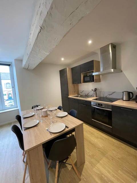 Kitchen or kitchenette, Dining area, minibar, pet friendly, stove
