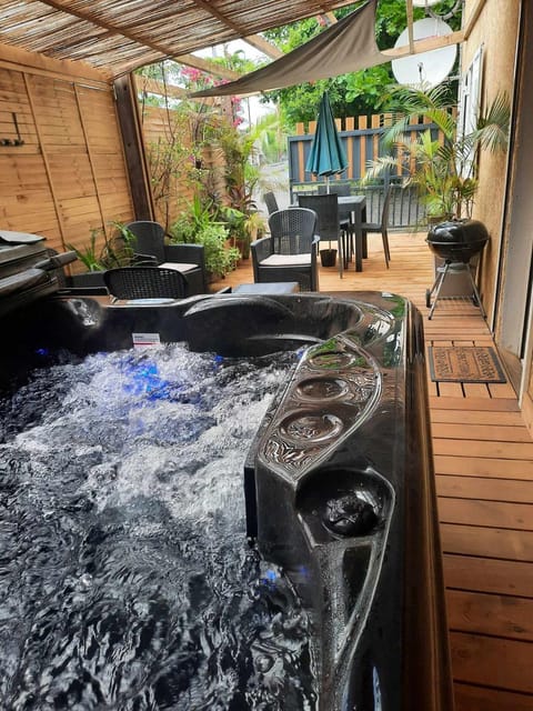 Patio, Hot Tub
