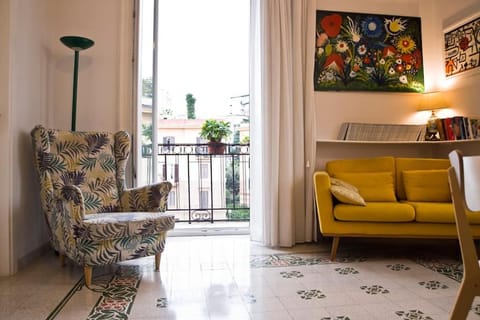 View (from property/room), Balcony/Terrace, Living room
