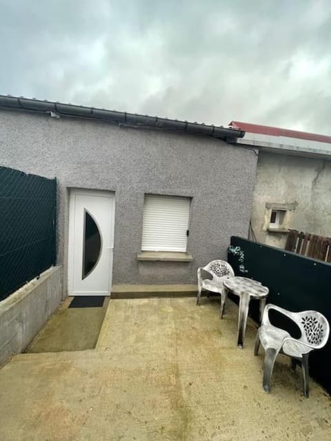 Superbe appartement terrasse wifi Apartment in Bourgogne-Franche-Comté