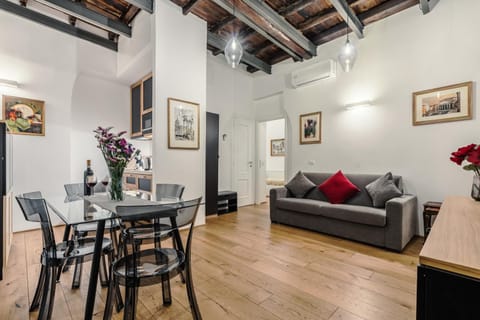 Living room, Decorative detail, kitchen