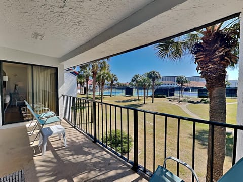 Garden, Balcony/Terrace, Seating area, Sea view, Swimming pool