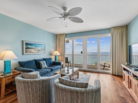 TV and multimedia, Balcony/Terrace, Living room, Seating area, Sea view, furniture