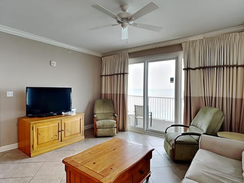 TV and multimedia, Balcony/Terrace, Living room, Seating area, Sea view, furniture