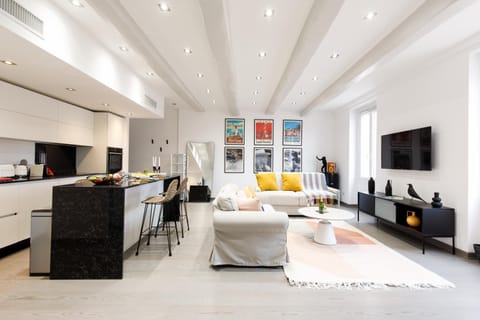 TV and multimedia, Living room, Dining area