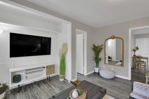 The Huge Home I Next 2 SHSU I Sleeps 16 I PingPong House in Huntsville