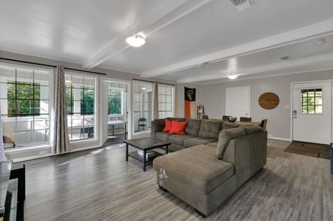 The Huge Home I Next 2 SHSU I Sleeps 16 I PingPong House in Huntsville