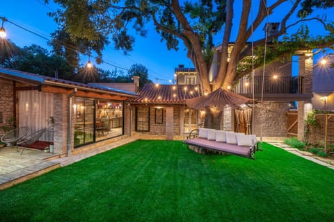 Property building, Garden