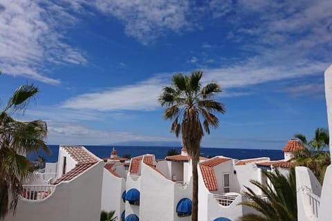 Property building, Balcony/Terrace, Sea view