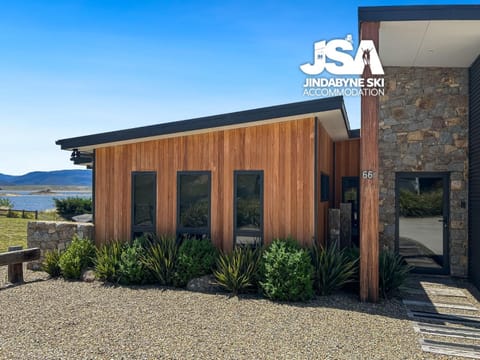 Property building, Natural landscape, Lake view, Lake view, Mountain view