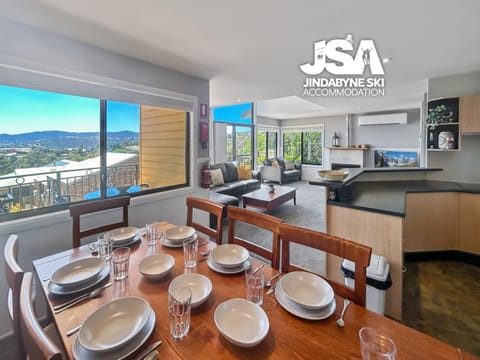 Patio, Natural landscape, View (from property/room), Balcony/Terrace, Balcony/Terrace, Kitchen or kitchenette, Living room, Dining area, Garden view, Lake view, Mountain view, air conditioner