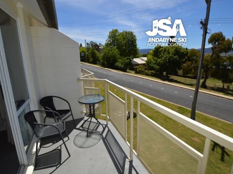 Property building, Neighbourhood, View (from property/room), Balcony/Terrace, Seating area, Street view
