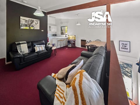 Living room, Photo of the whole room