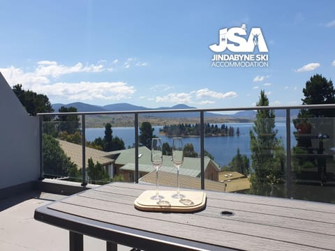 Patio, Balcony/Terrace, Dining area, Lake view, Mountain view
