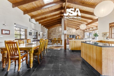 Kitchen or kitchenette, Living room, Decorative detail, Seating area, Dining area