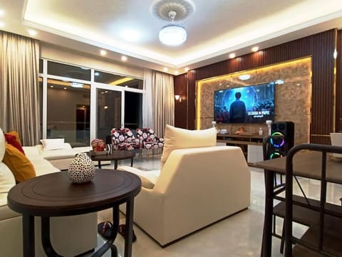 شقة فخمة وواسعة تسع عائلة كبيرة Apartment in Ajman