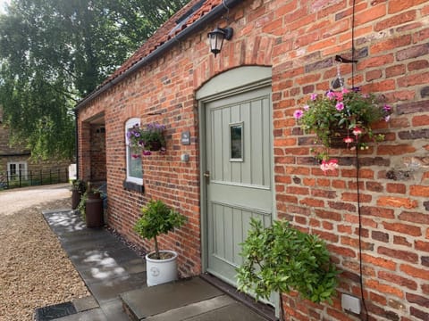 The Bolthole barn with wood-fired hot tub House in West Lindsey District