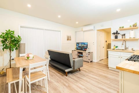 Newly Remodeled 2B1B House on Historic Route 66 House in Glendora