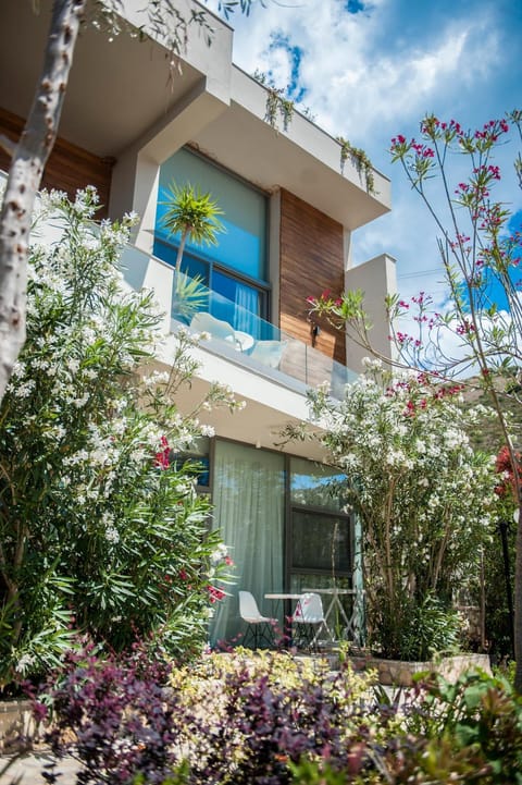 Spring, Day, Garden, Balcony/Terrace, Garden view