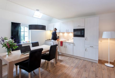 TV and multimedia, View (from property/room), oven, stove