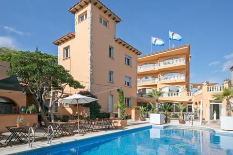 Property building, Swimming pool