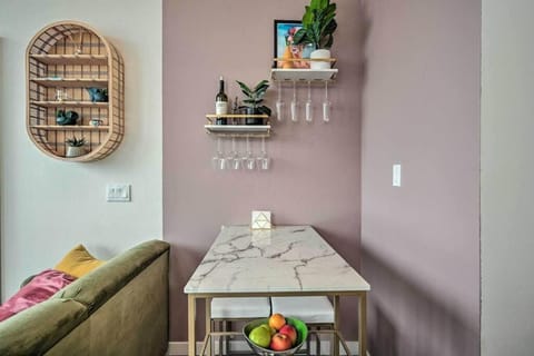 Stylish Ballard studio 15 mins from Space Needle Apartment in Ballard