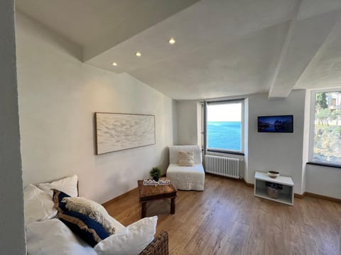 Living room, Sea view