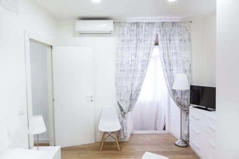 TV and multimedia, Bedroom, air conditioner