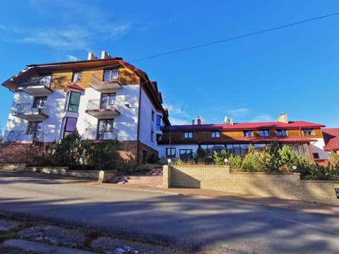 Property building, Day
