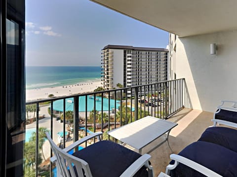 Balcony/Terrace, Beach, Pool view, Sea view, Swimming pool