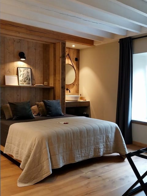 Bed, Decorative detail, Bedroom